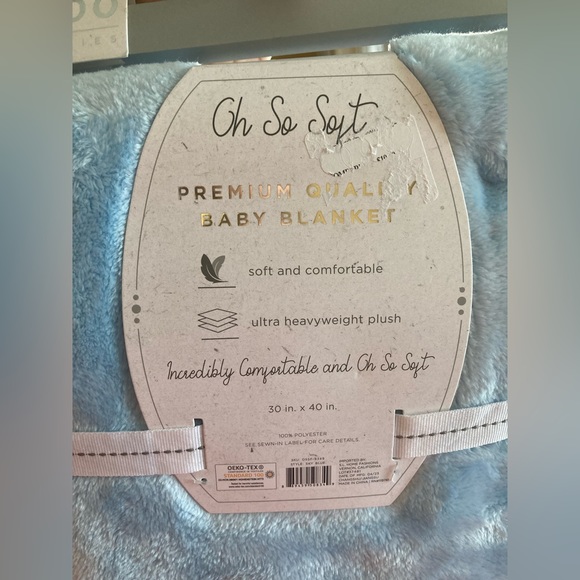 NWT Plush blanket - Picture 2 of 3